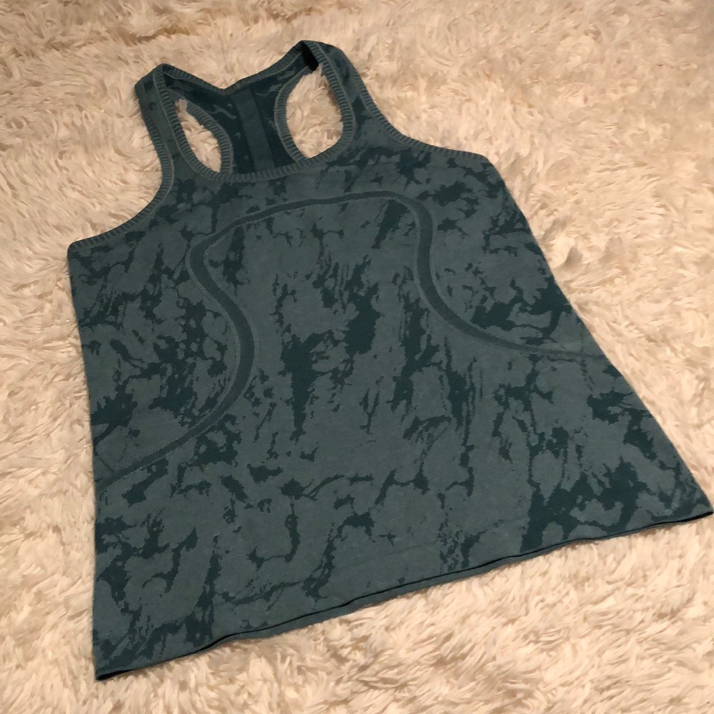 Lululemon Swiftly Tech Racerback sz 6